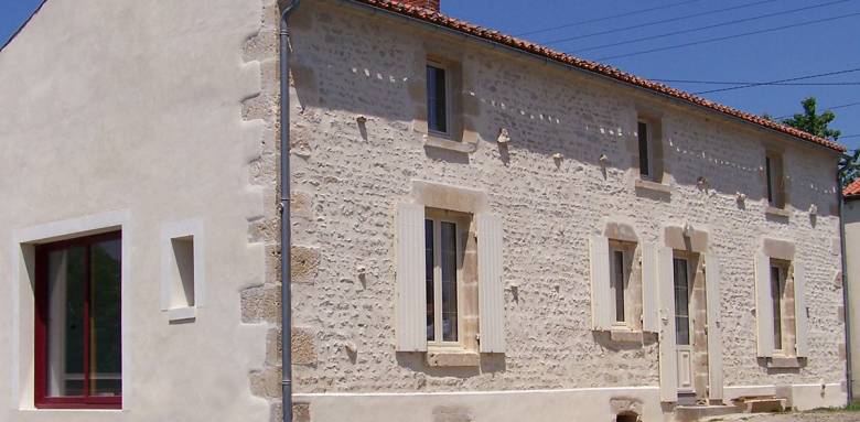 R&eacute;novation de fa&ccedil;ade maison des ann&eacute;es 70-80 dans le Sundgau : les sp&eacute;cificit&eacute;s &agrave; conna&icirc;tre Pfastatt